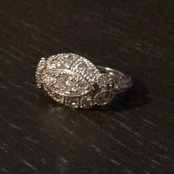 Beautiful silver ring. - Picture 4 of 4